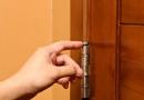 Как смазать петли межкомнатных дверей Чем лучше смазывать петли дверей
